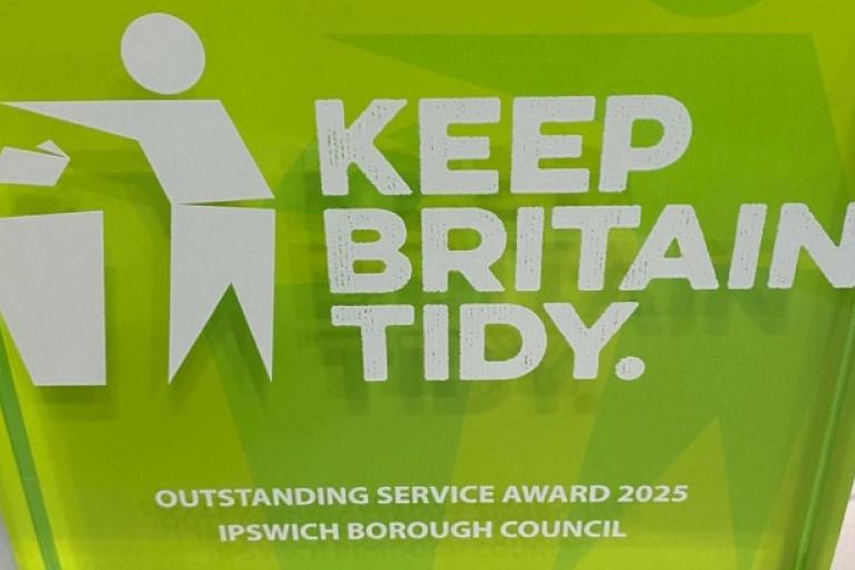 Photo of the Keep Britain Tidy outstanding service award 2025