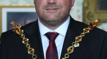 Mayor of Ipswich wearing his chain of office
